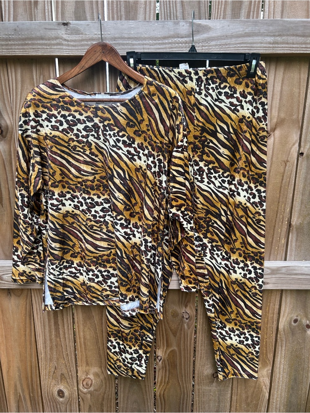 Vintage Women's Animal-Print Two-Piece Pantsuit Set one size large